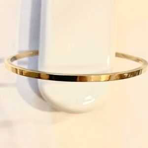 Vintage 14k Gold Bangle Bracelet size 7.5”oval / square profile 7.1 grams